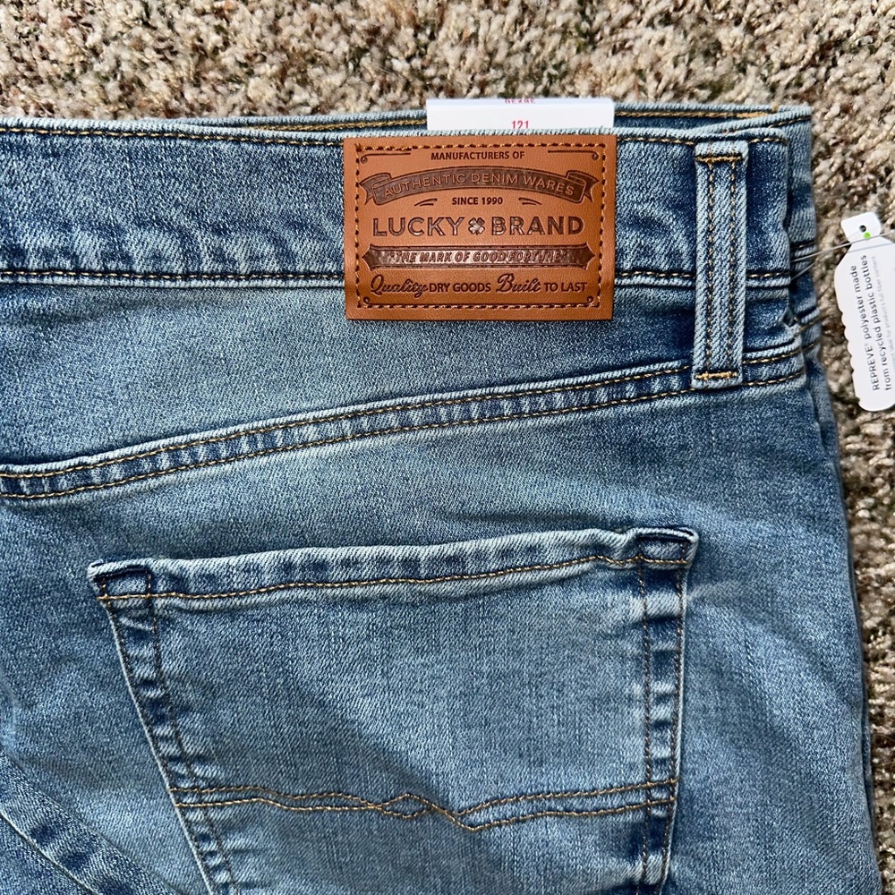 NWT new *Lucky Brand* slim straight 121 men’s casual denim blue jeans - 38/30 - Picture 5 of 5